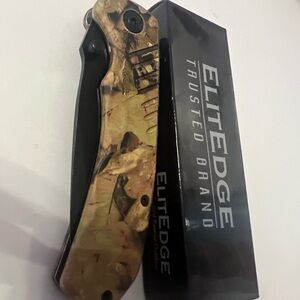 10-764CA Elitedge camouflage spring assisted knife